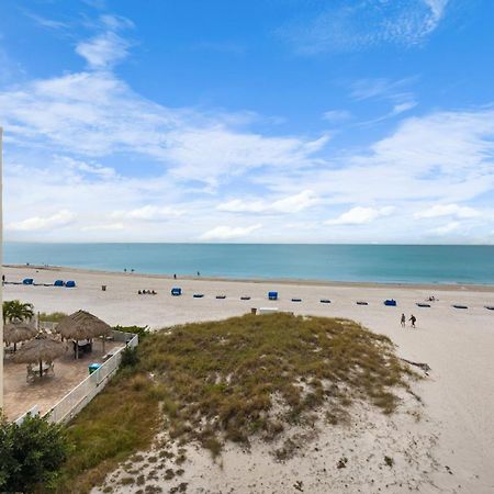 301 Crimson Condos St. Pete Beach Bagian luar foto