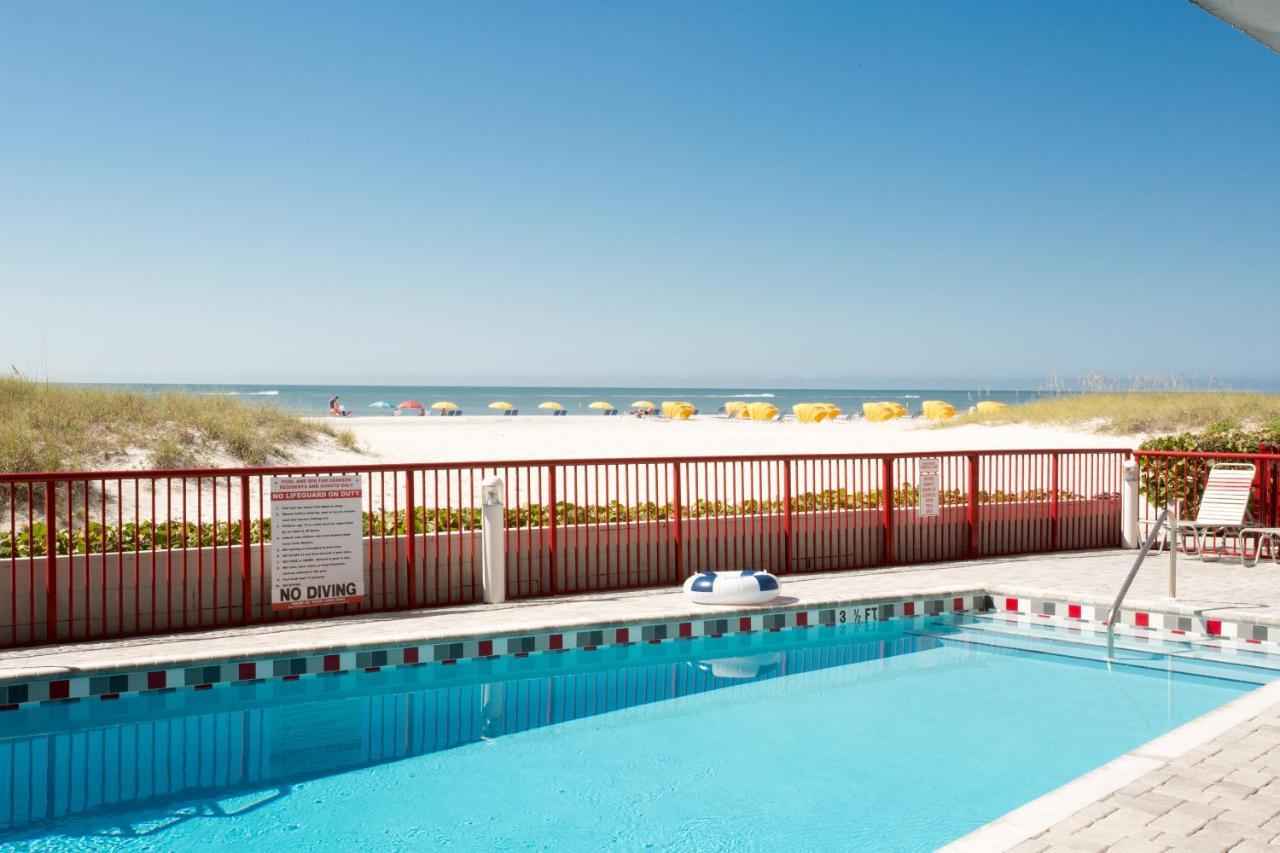 301 Crimson Condos St. Pete Beach Bagian luar foto