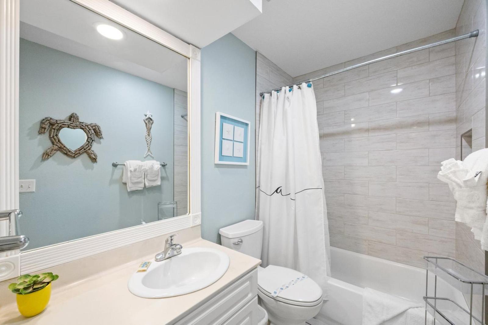 301 Crimson Condos St. Pete Beach Bagian luar foto